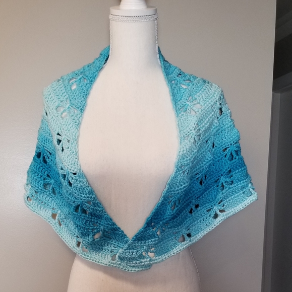 Scarf/wrap - Picture 3 of 4